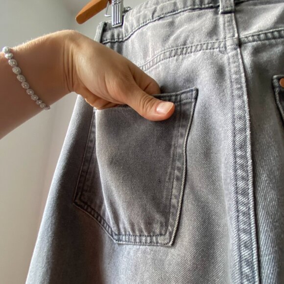 ❄️ Modern Light Gray Ultra High-Waist Minimalist Ankle Mom Jeans - Picture 5 of 7